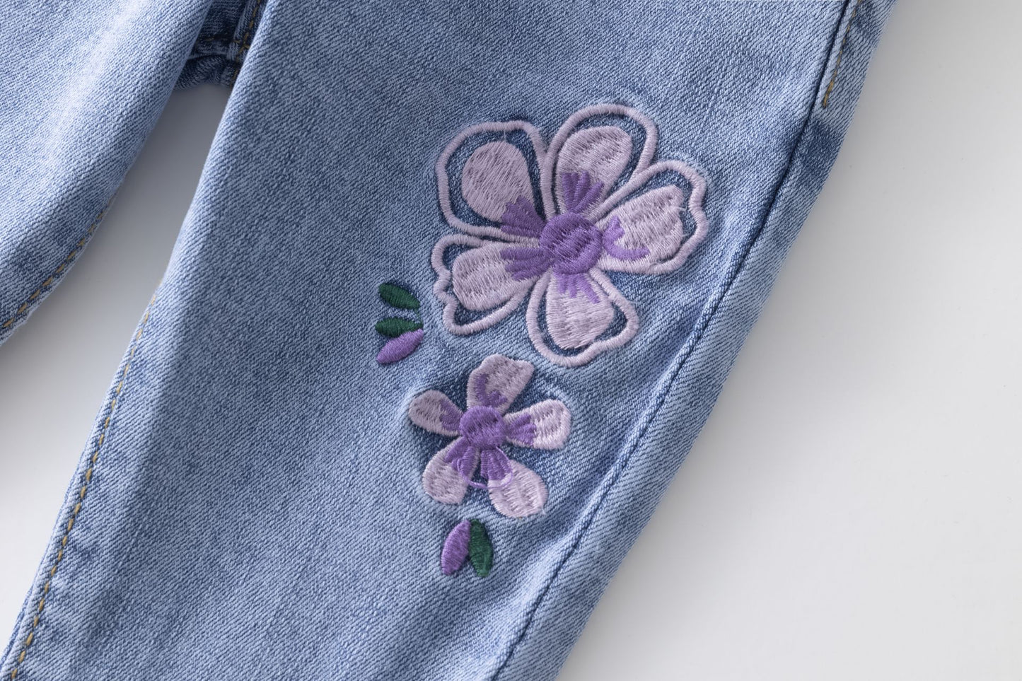Pantalón vaquero denim con flores bordadas bebé niña 6-24M 👶🌼 - BGI54539
