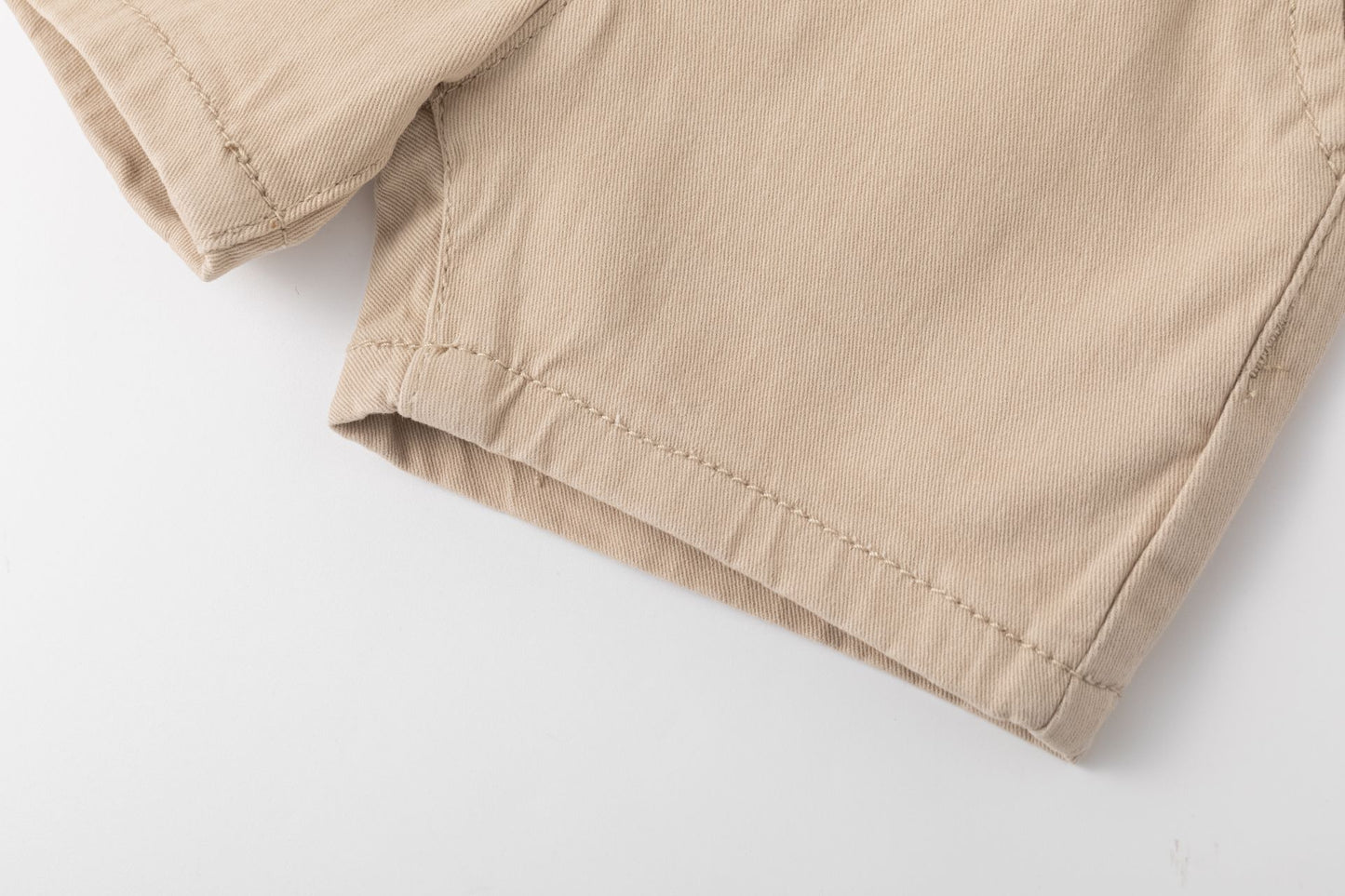 Bermuda vaquera de niño bebe, con dos bolsillos laterales y dos bolsillos de vivos en trasero de la prenda, color beige 6-24 meses
