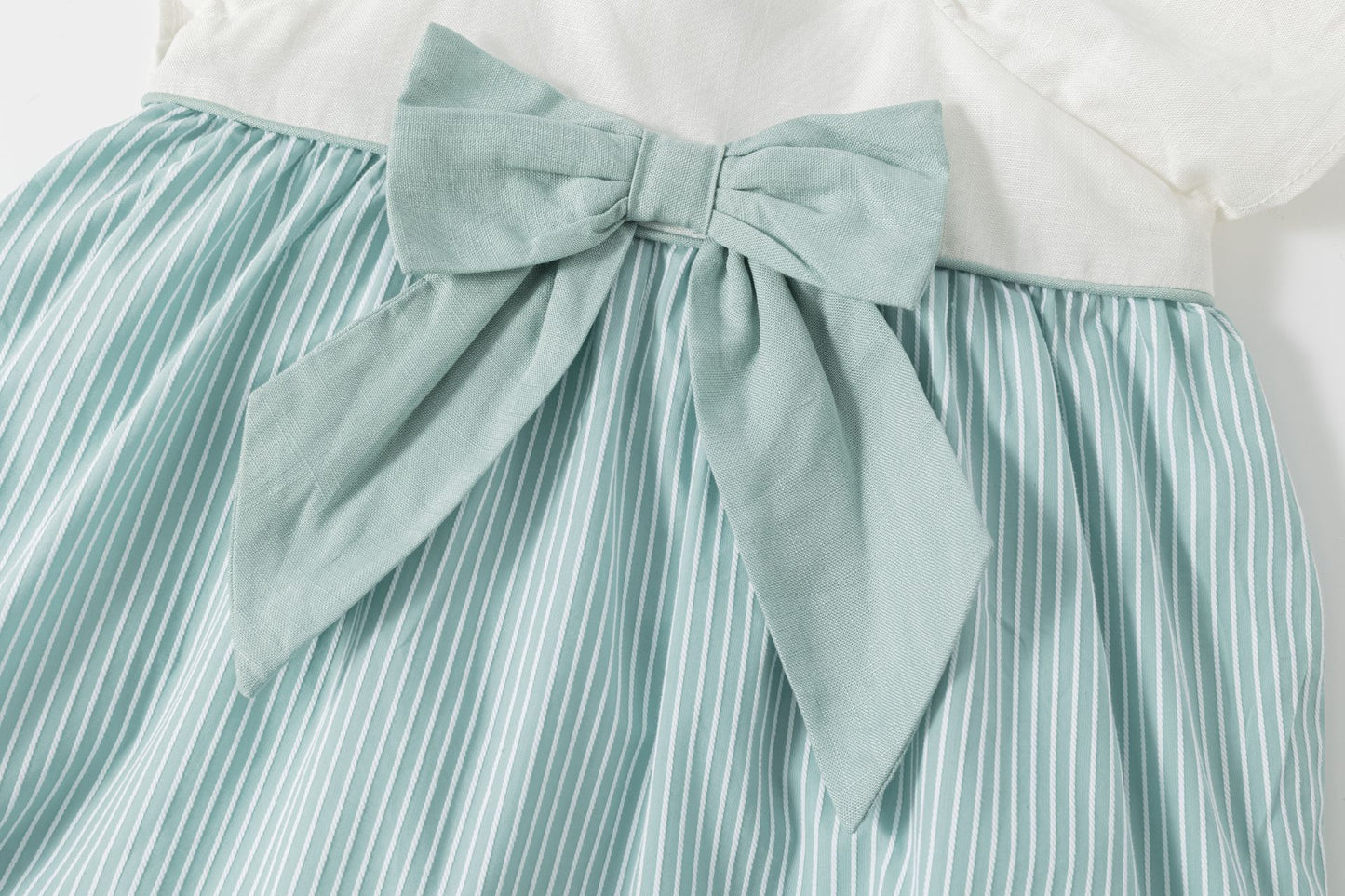 Vestido de fiesta de niña. Con detalle de lazo en la espalda 3-10 años