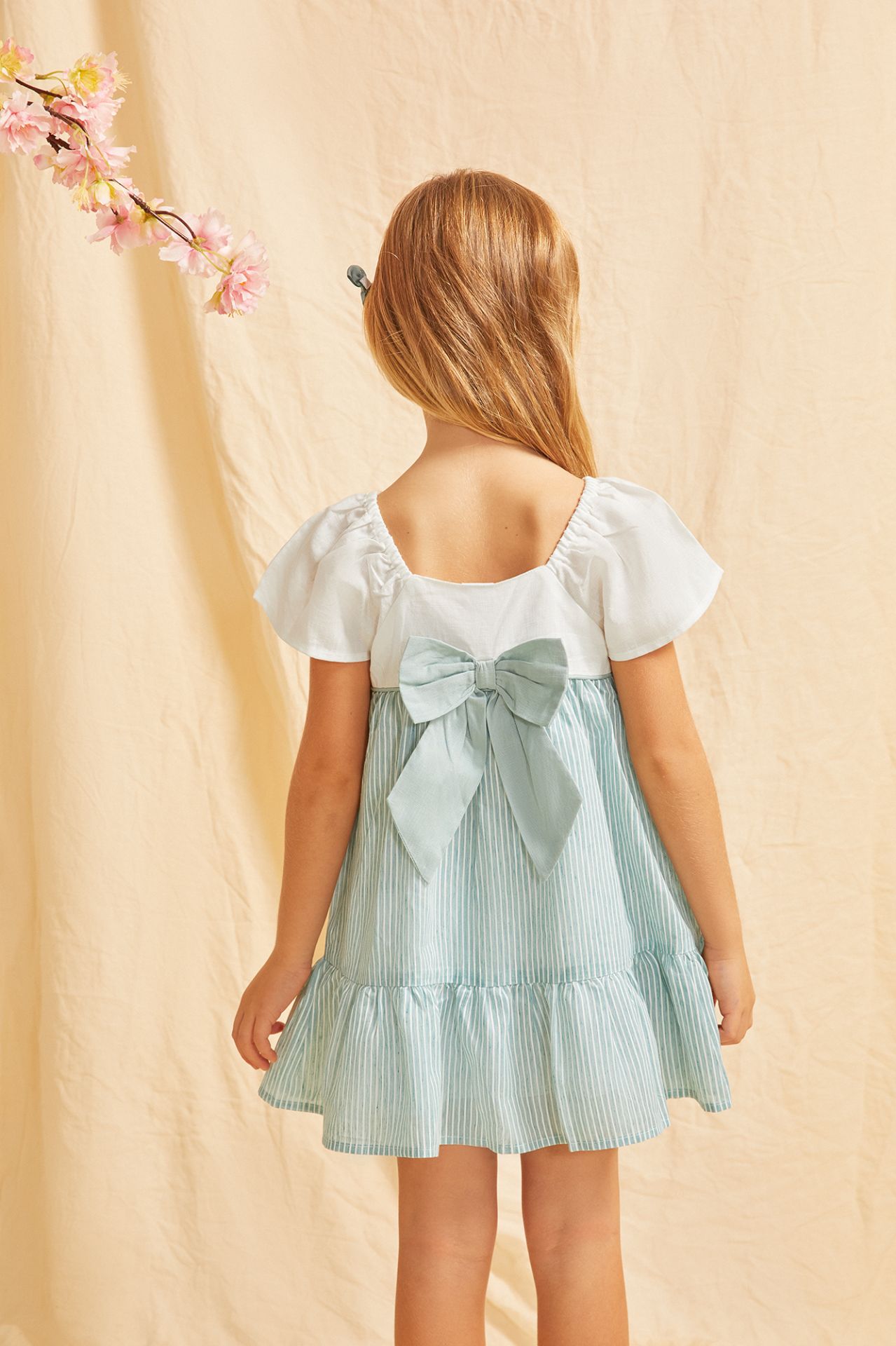 Vestido de fiesta de niña. Con detalle de lazo en la espalda 3-10 años
