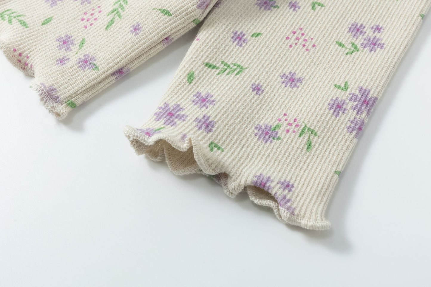 👶🌼 Camiseta bebé niña manga larga canalé con volantes y flores | Crudo 6-24M - BGI65516