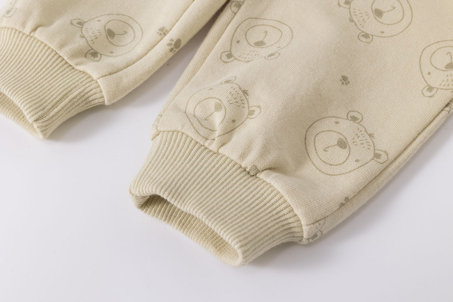 Pantalón Deportivo Bebé Niño Camel con Estampado Ositos (6-24M) 🐻👶