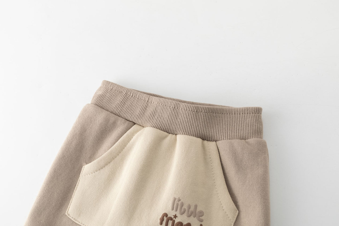 Pantalón Bebé Niño Felpa Perchado Camel con Bolsillo Canguro 🐻 | 6-24M BBI65021