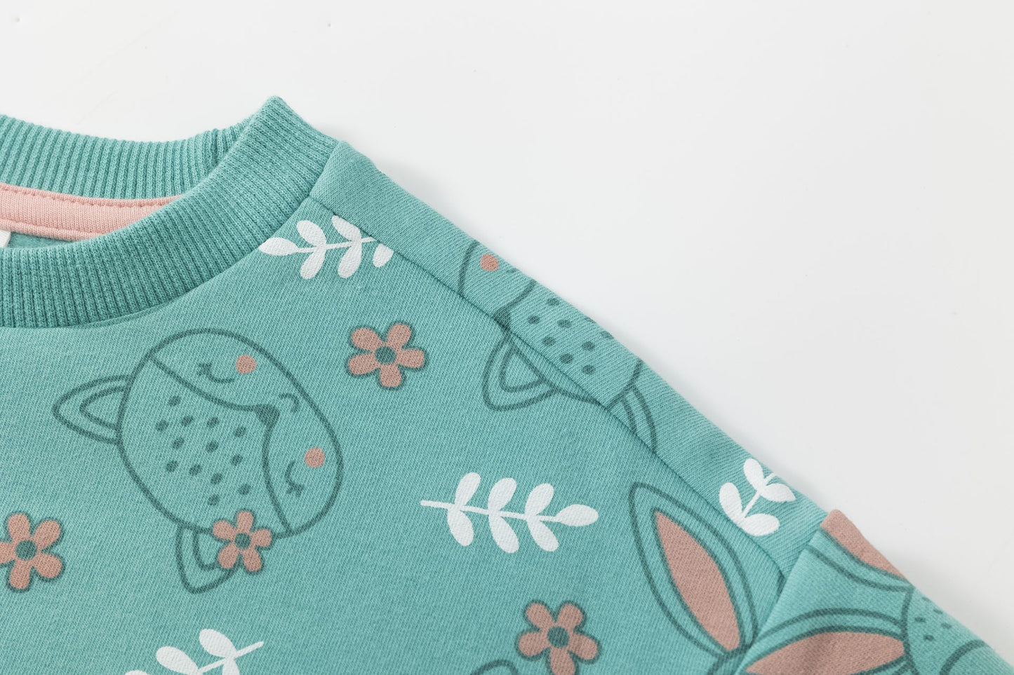 Sudadera afelpada verde con estampado de conejitos niña 2-6 años 🐰✨