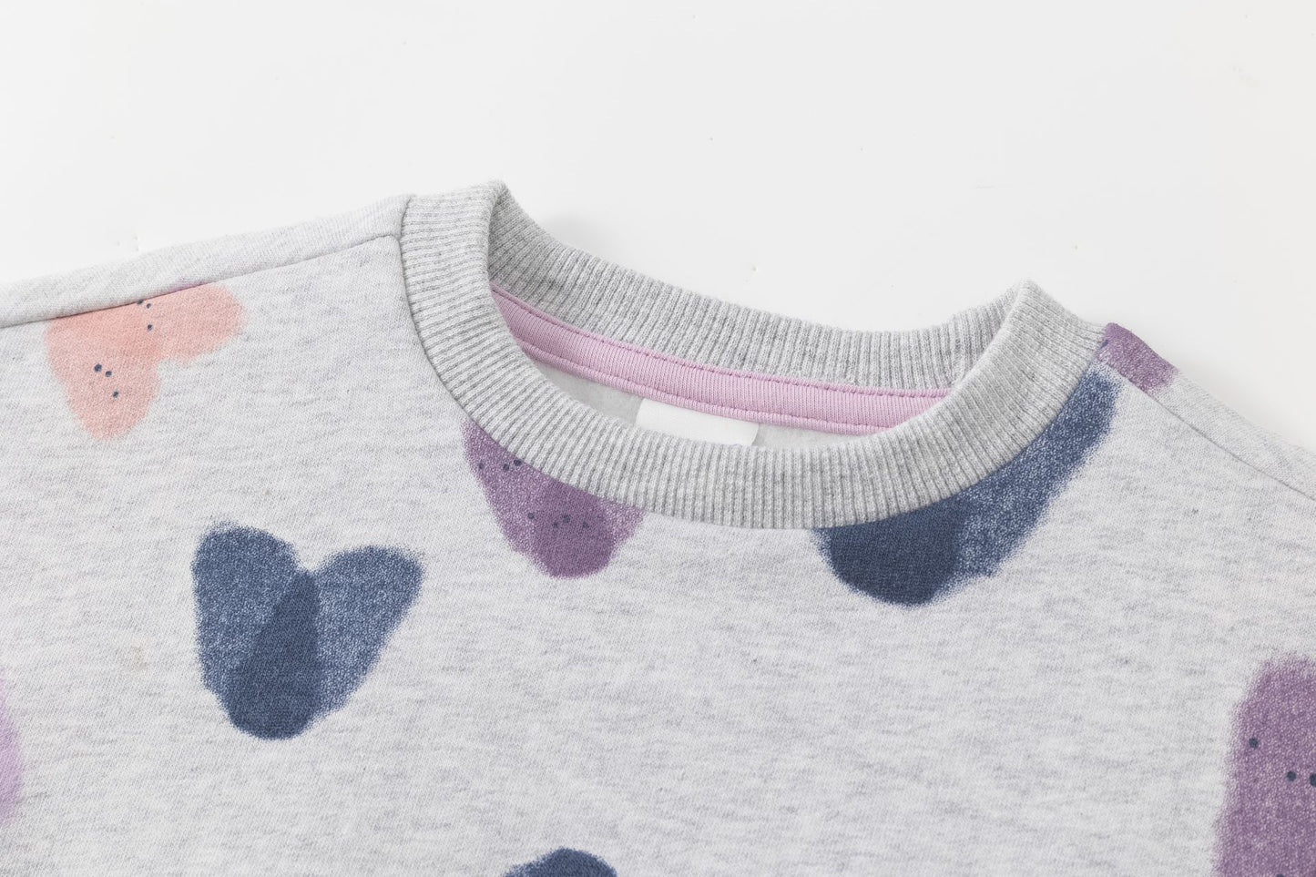 Sudadera niña gris afelpada con estampado de corazones | 2-6 años