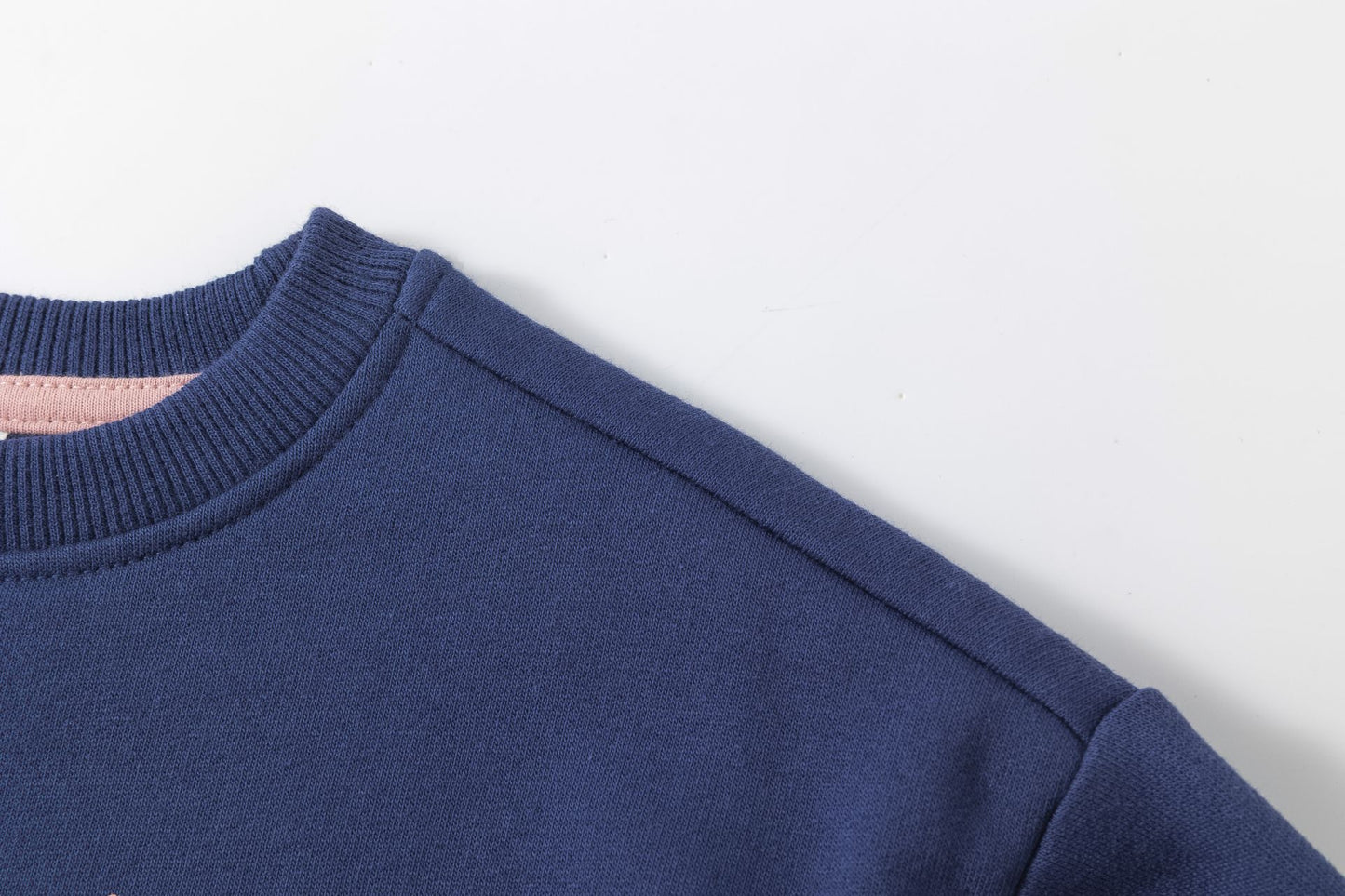 Sudadera niña marino con corazones en relieve | 2-6 años