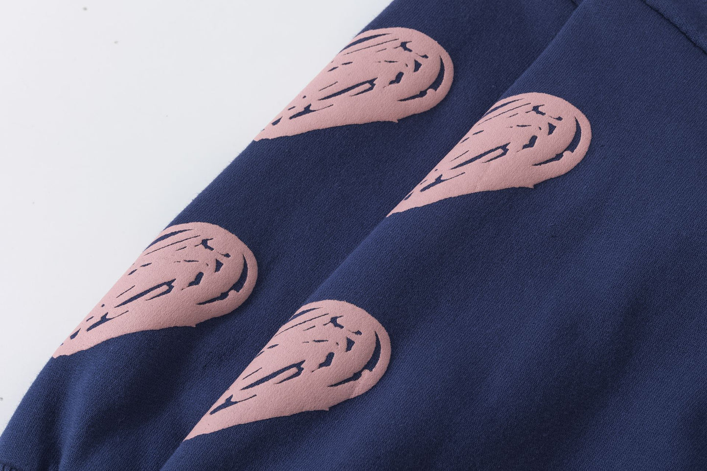 Sudadera niña marino con corazones en relieve | 2-6 años