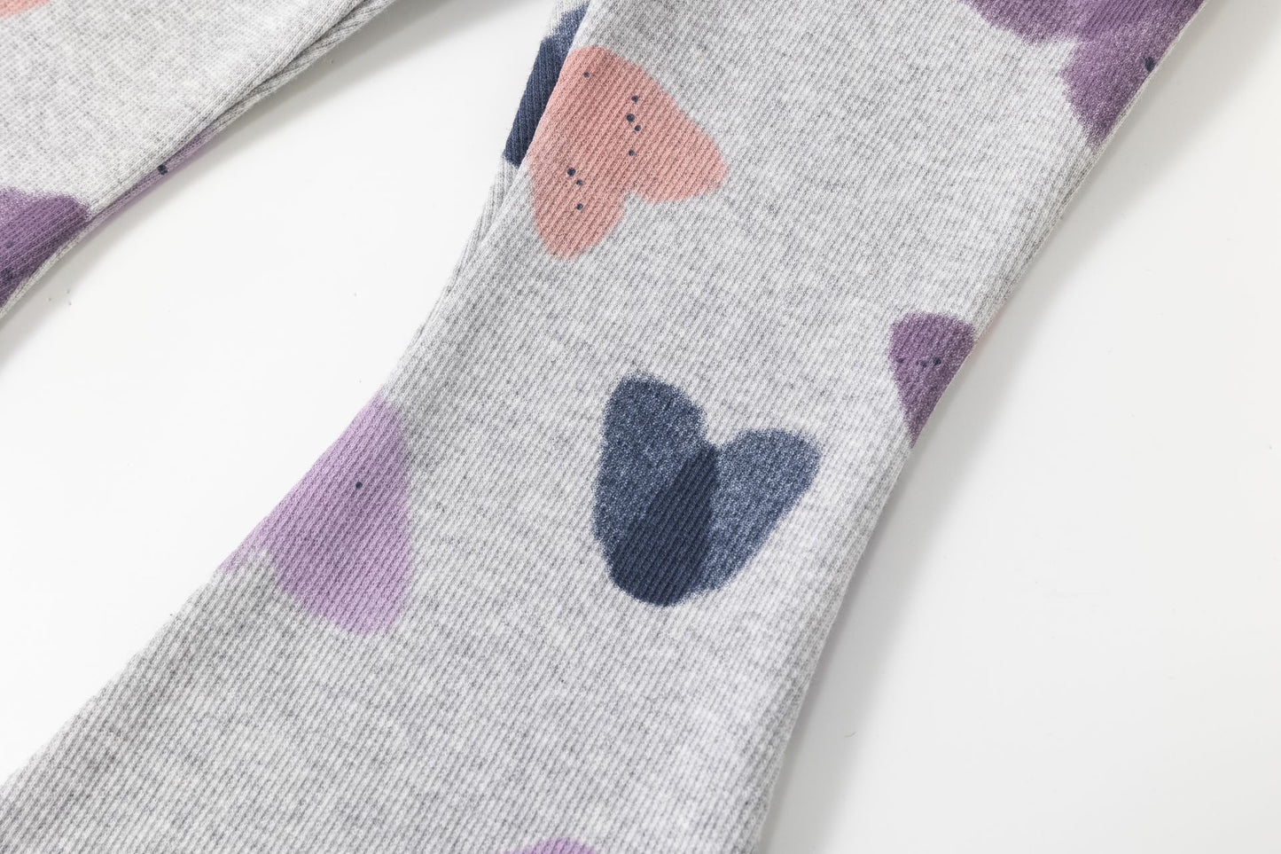 Leggins niña canalé gris con estampa de corazones | 2-6 años