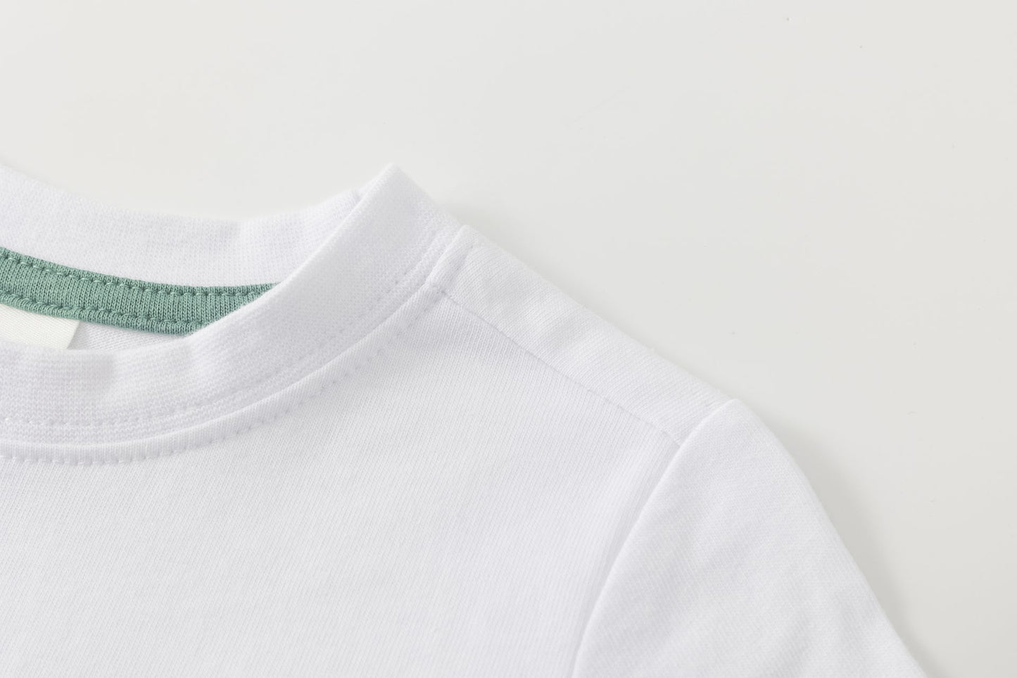 Camiseta niño manga larga blanca con gráfico de ositos | 2-6 años