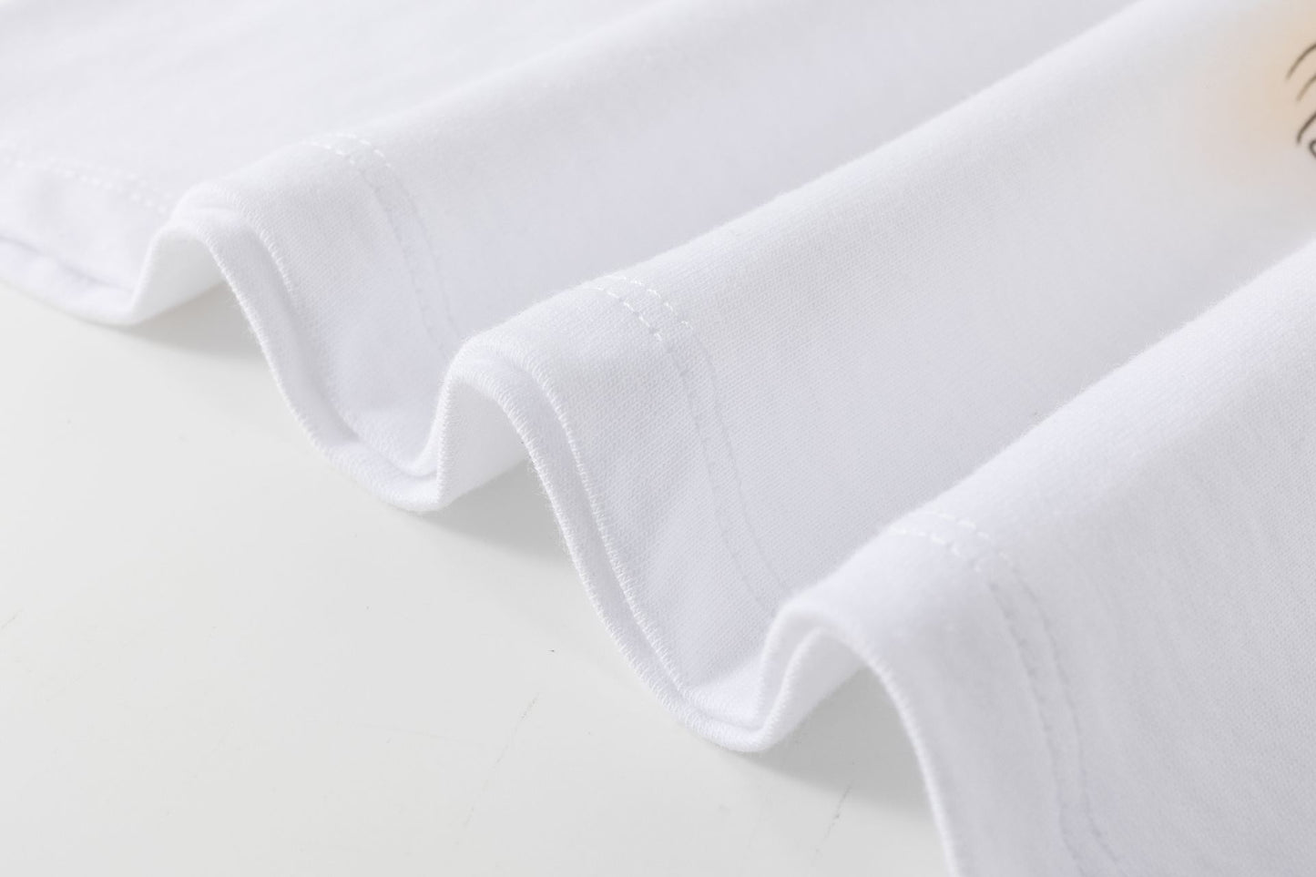 Camiseta niño manga larga blanca con gráfico de animalitos | 2-6 años