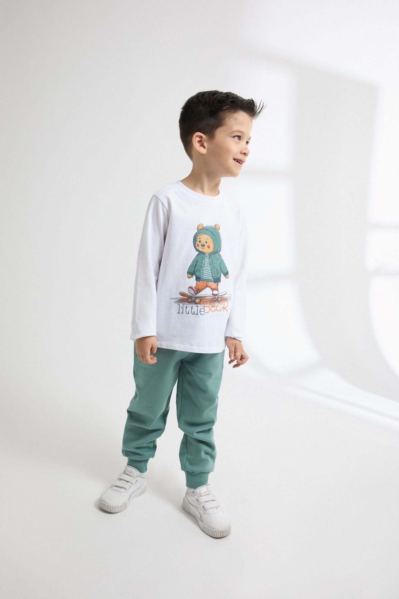 Camiseta niño manga larga blanca con gráfico de ositos | 2-6 años