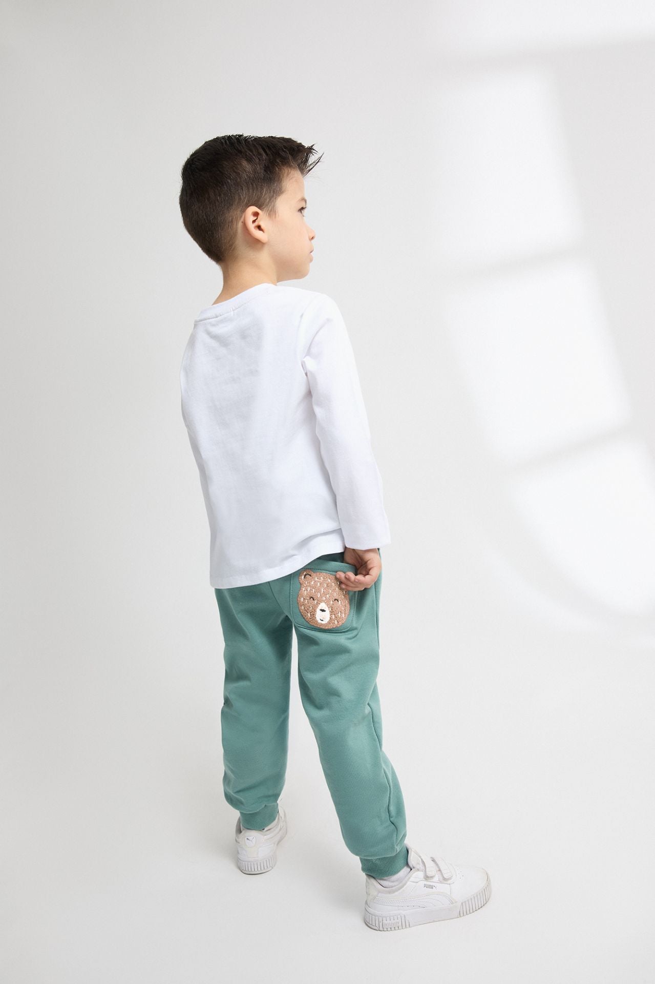 Camiseta niño manga larga blanca con gráfico de ositos | 2-6 años