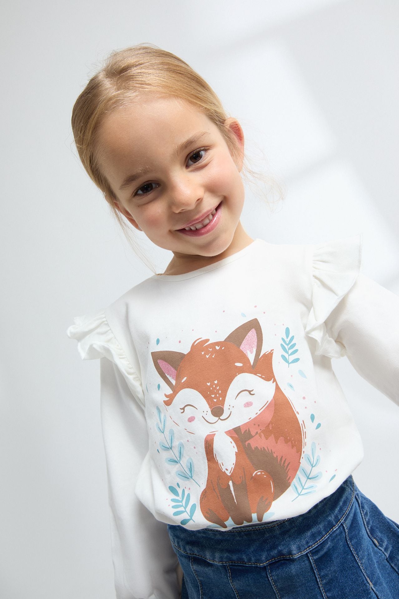 Camiseta Manga Larga Niña – Volantes en Hombros y Zorrito Feliz (2-6 años) 🦊✨