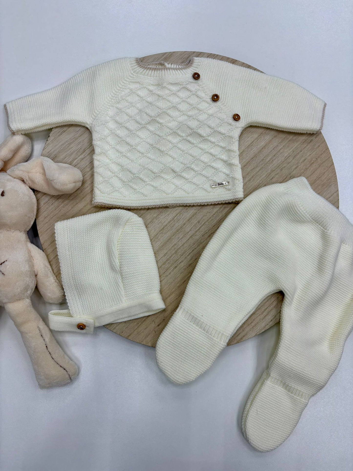 Conjunto primera puesta bebé 3 piezas marfil con capota y botones laterales – 00 prematuro a 6 meses