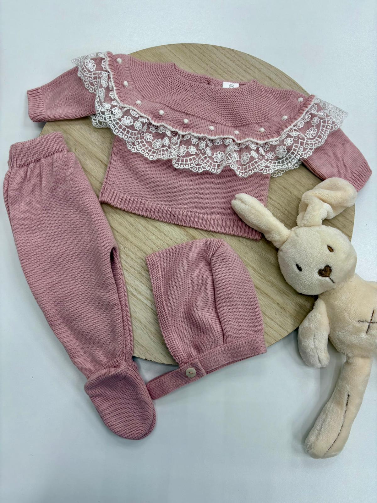 Conjunto primera puesta bebé 3 piezas rosa empolvado con puntilla en el jersey – 00 prematuro a 6 meses