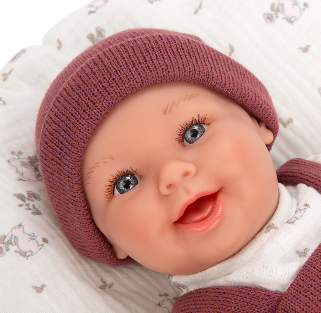 Muñeca con Peso Elegance Gadi Granate con Cojín – 35 cm