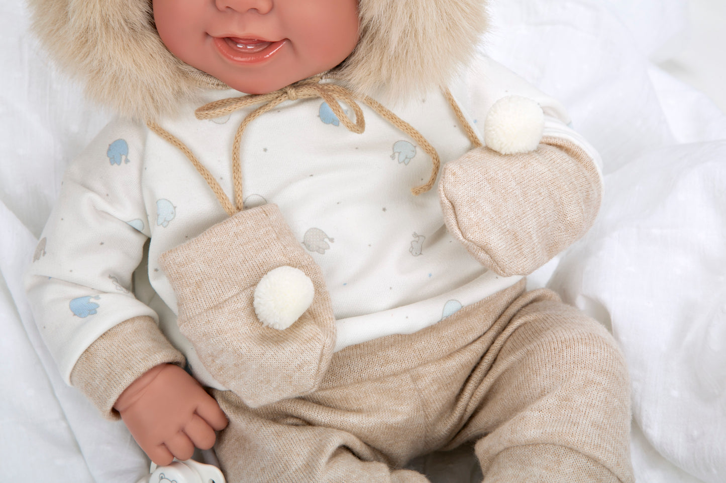 Muñeca Arias Elegance Zoe 45 cm - Conjunto Rosa y Blanco