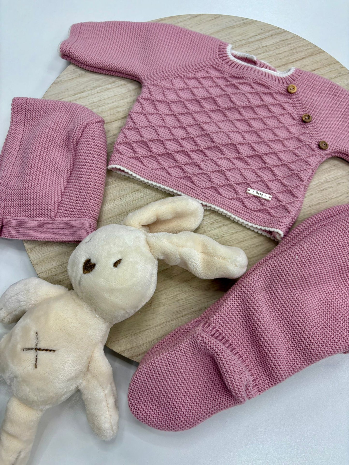 Conjunto primera puesta bebé 3 piezas rosa empolvado con capota y botones laterales – 00 prematuro a 6 meses