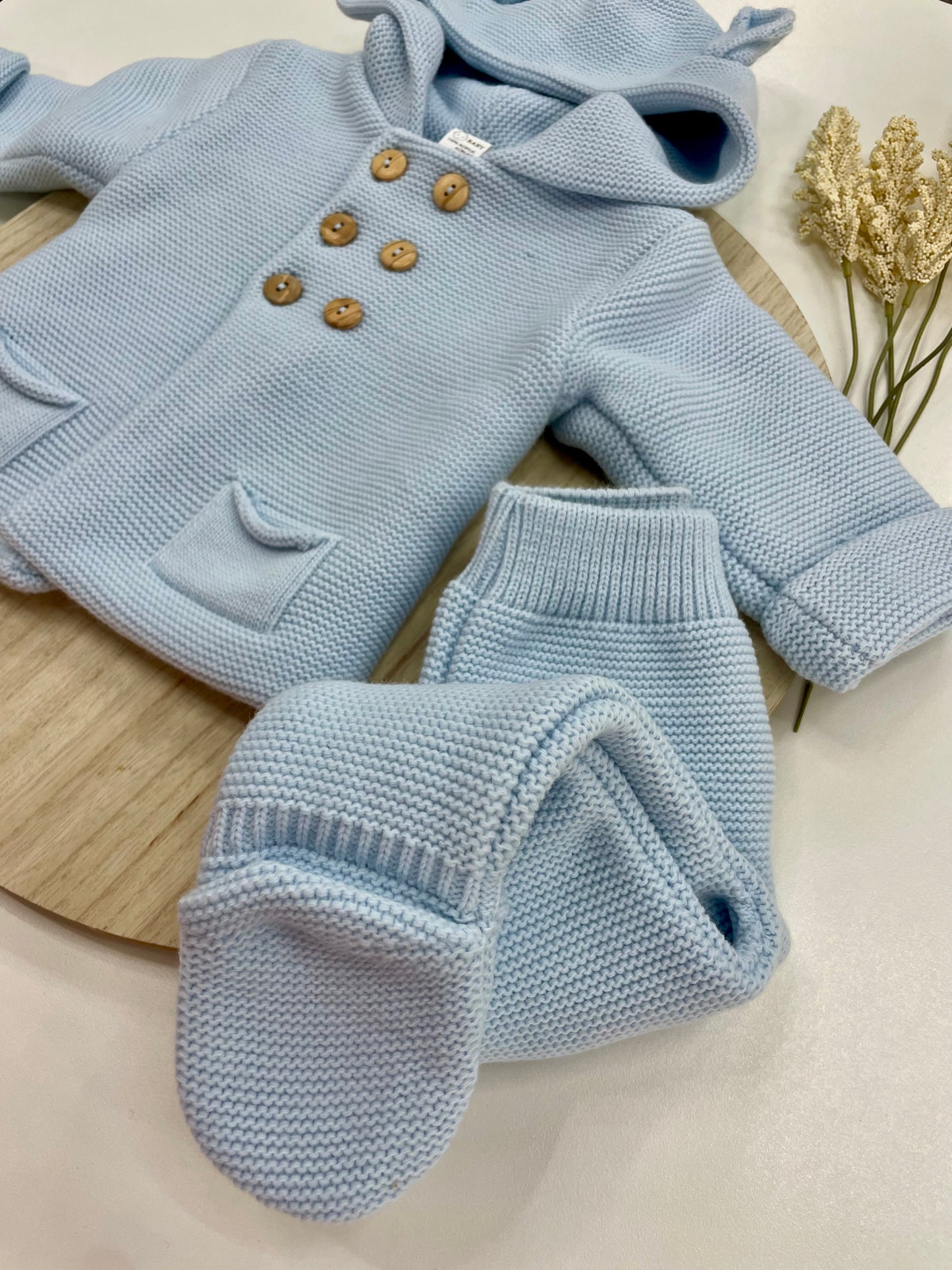 Conjunto Chaqueta y Polaina de Lana para Bebé – Celeste con Capucha y Orejitas (3-12 meses) 🐻💙