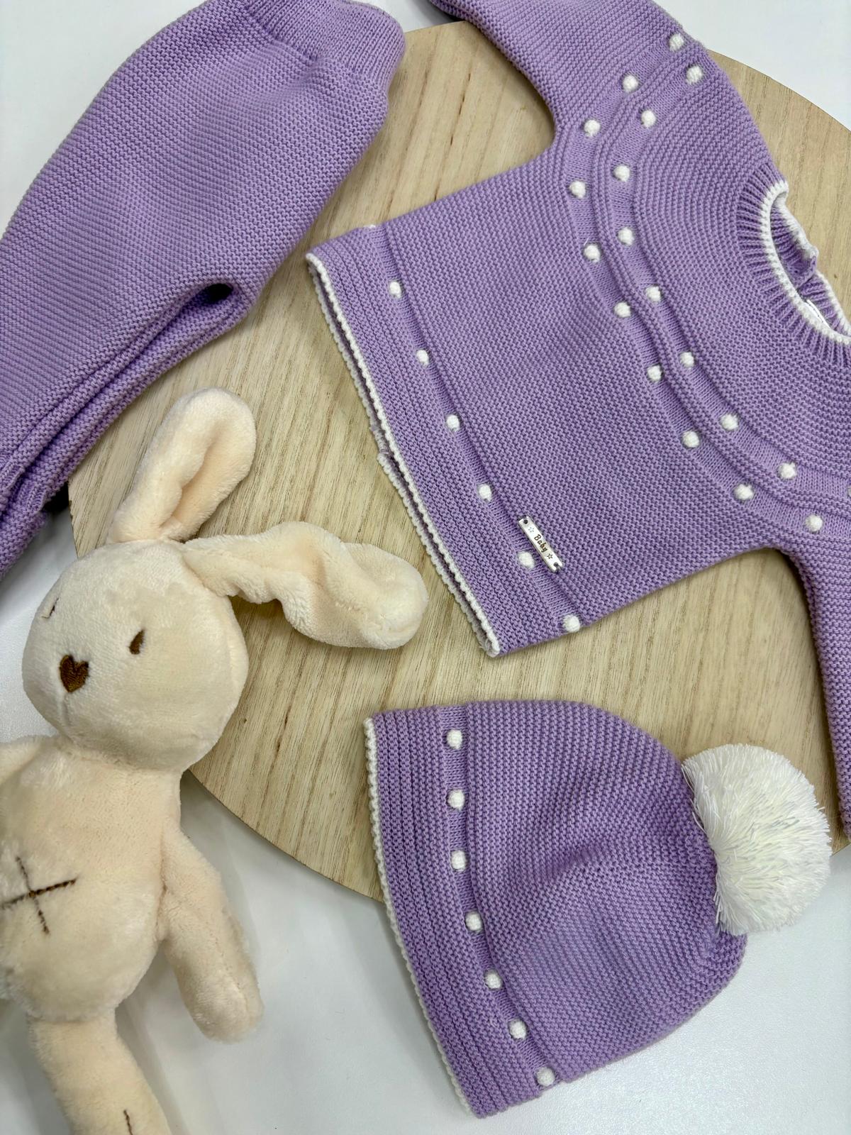 Conjunto primera puesta bebé 3 piezas lila con topitos y pompón marfil – 0 a 6 meses