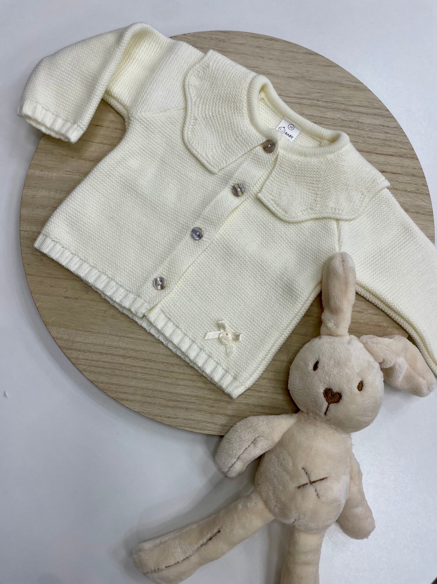 Chaqueta bebé lana crudo con cuello volante | Tallas 1-24 meses