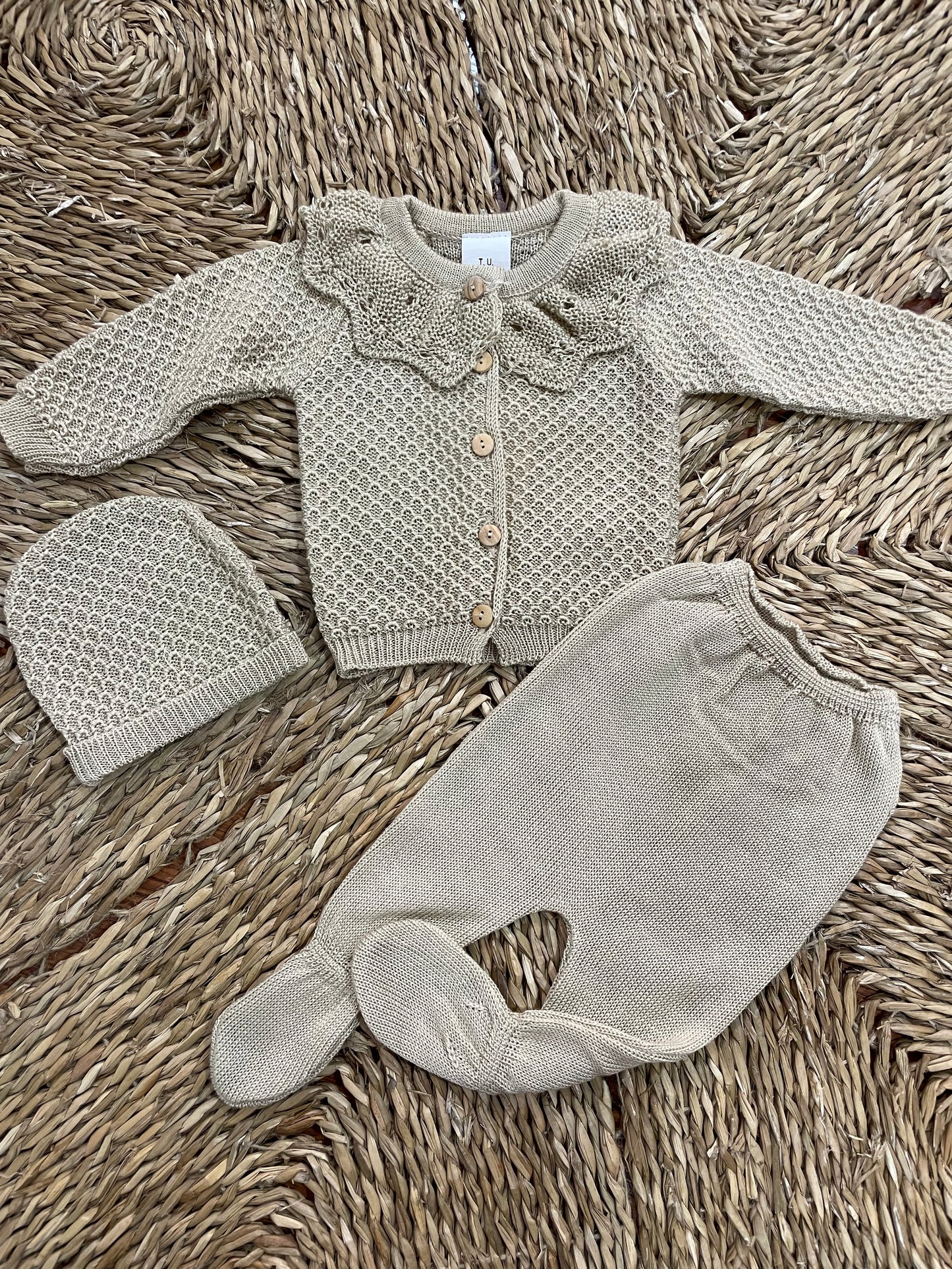 Conjunto hilo polaina 3 piezas Andalucía beige primera puesta
