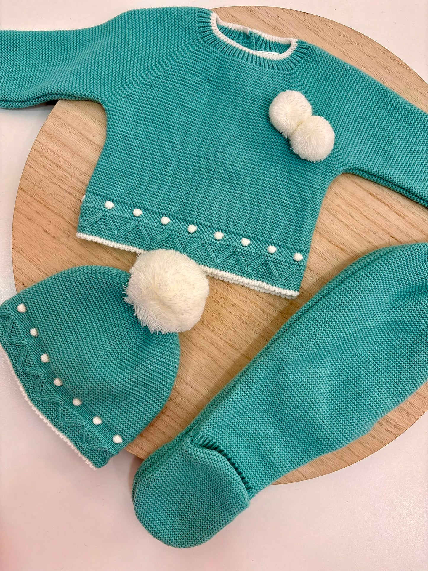 Conjunto de Primera Puesta Verde Mint para Bebé con Pompones, Polaina y Gorro | Siju Moda Infantil