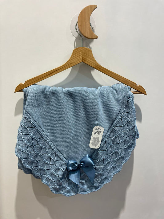 Toquilla bebe en color azul para carro o cuna