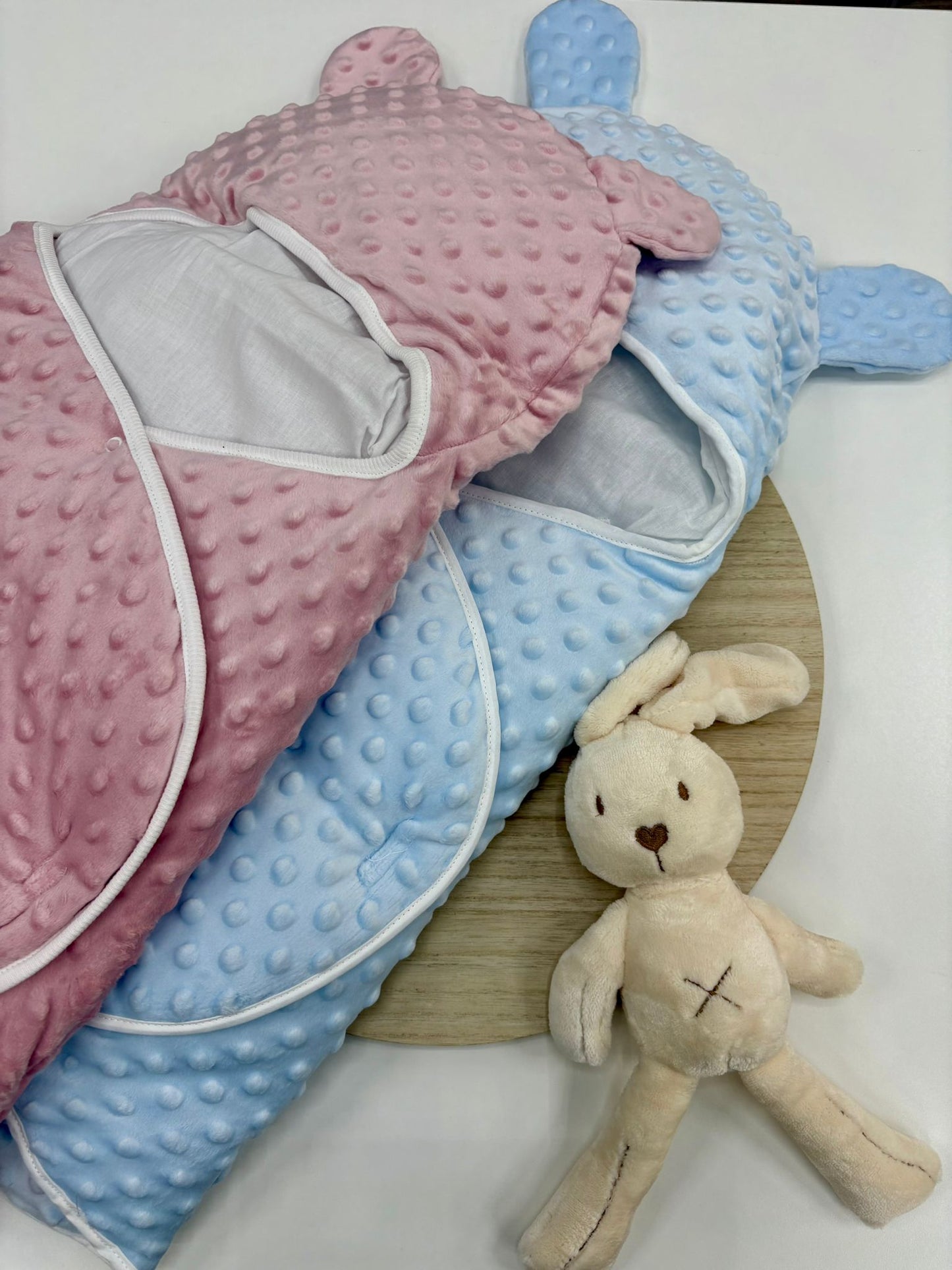 Saco para carro o silla de paseo minky topitos con capucha osito | Rosa empolvado o celeste