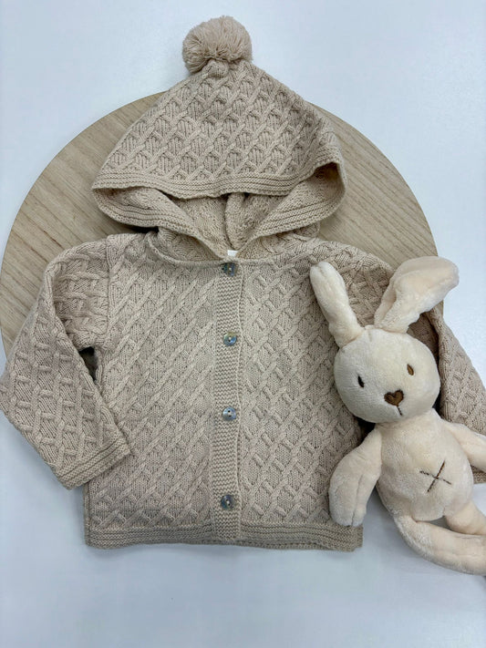 Chaqueta punto bebé con capucha y pompón color arena