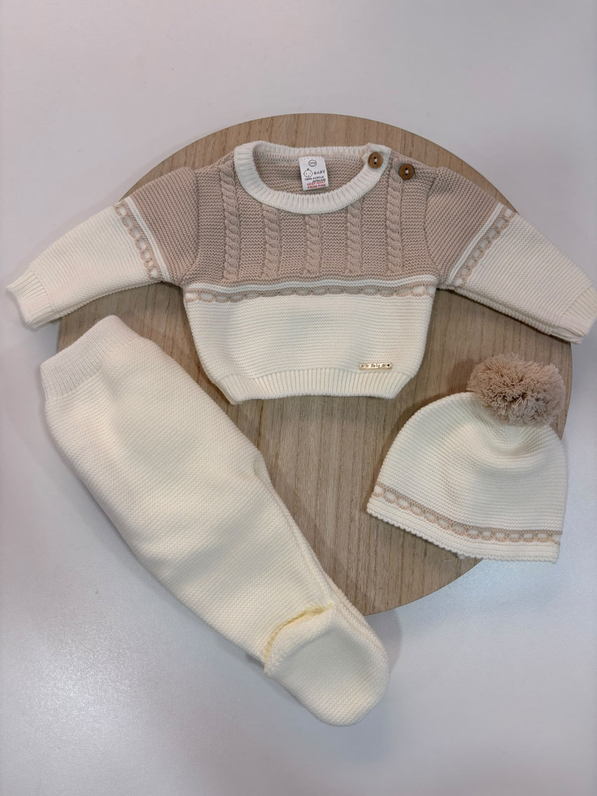 Conjunto de Primera Puesta Marfil y Beige para Bebé | 00 a 6 Meses