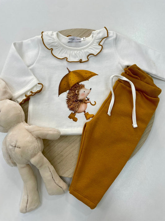 Chándal bebé niña crudo y mostaza con erizo 🦔 y cuello volante | 6-48M