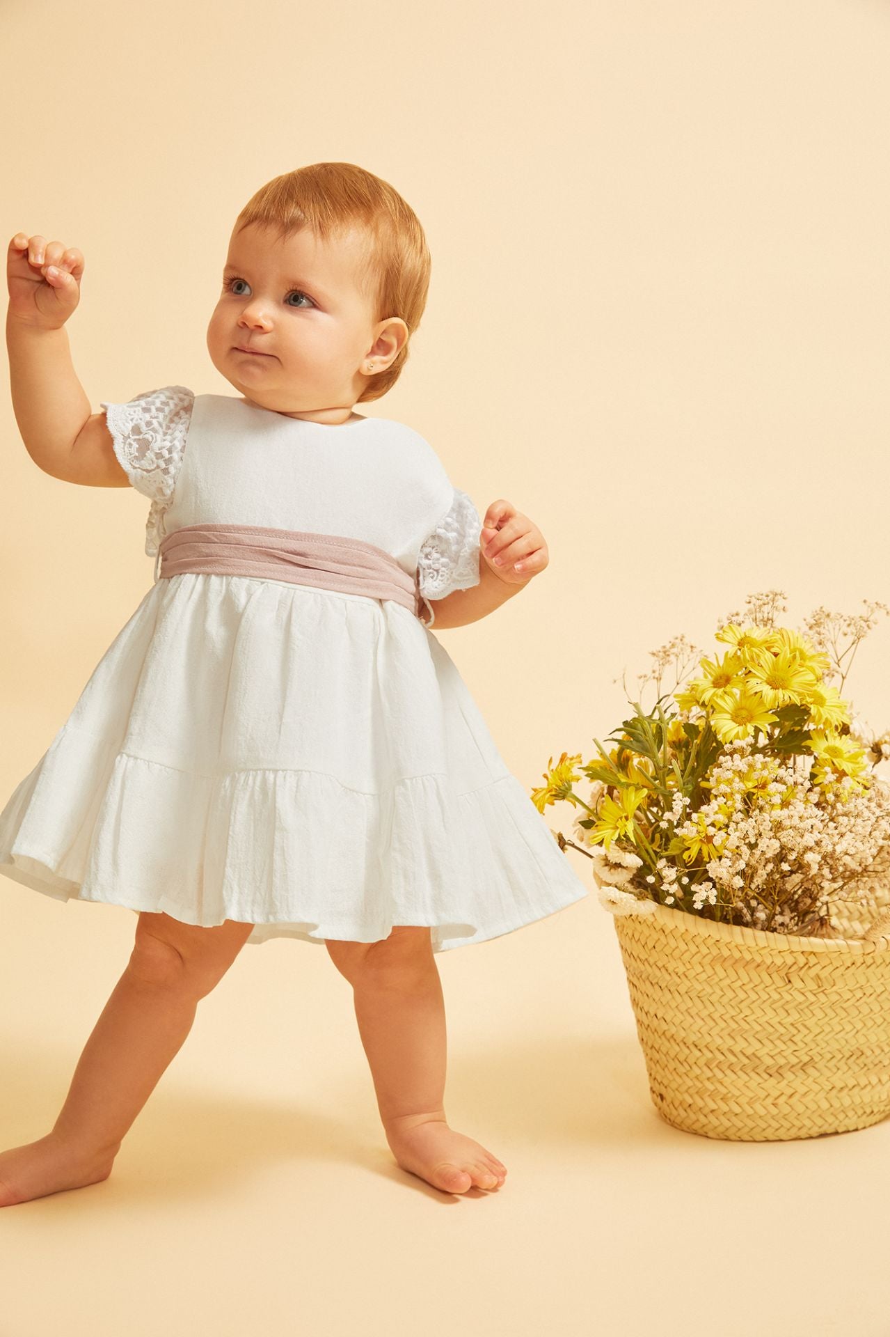 Vestido ceremonia con lazo en la cintura, con braguita a juego 6-24 meses