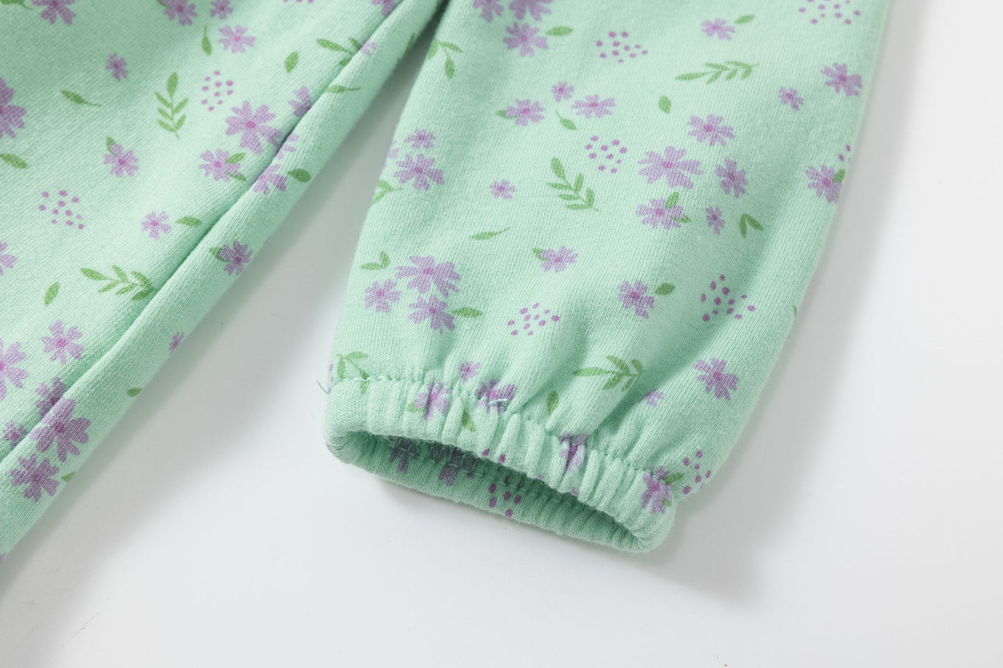 Vestido felpado bebé niña verde manga larga con frunce 🌿👶 - BGI65506