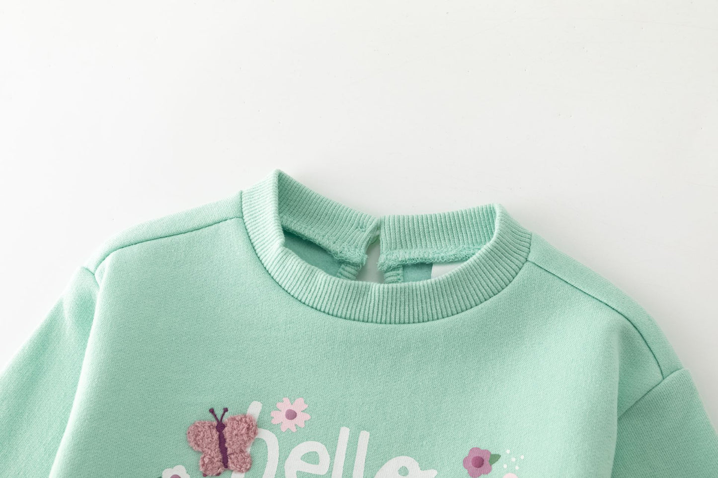 Sudadera bebé niña verde con letras borreguito y flores en relieve 🌸💚 - BGI65509