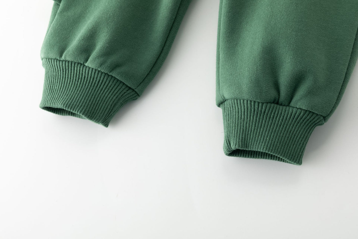 👶🦖 Pantalón deportivo afelpado bebé niño | Verde con detalle Dino | 6-24M - BBI65010
