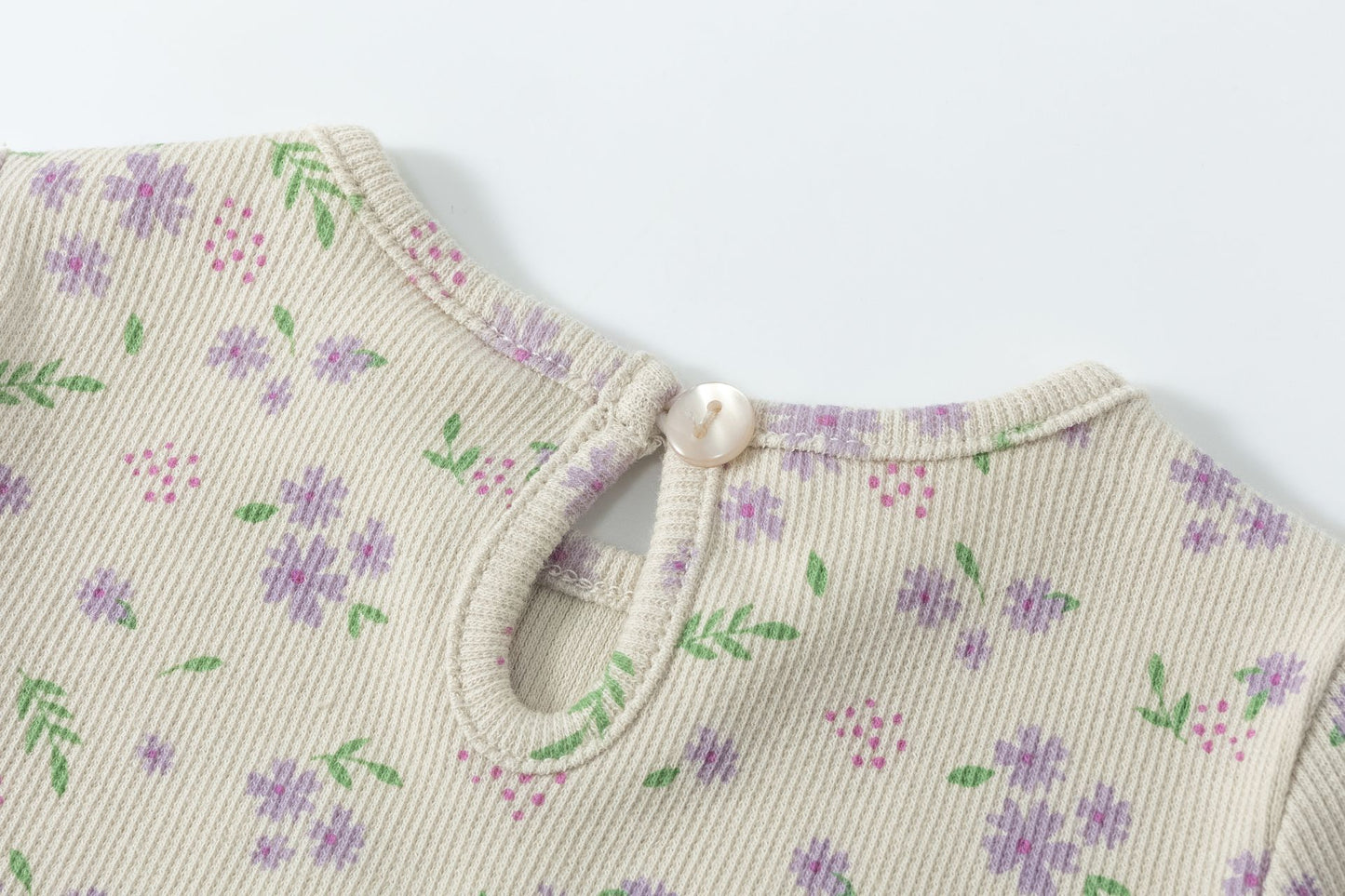 👶🌼 Camiseta bebé niña manga larga canalé con volantes y flores | Crudo 6-24M - BGI65516