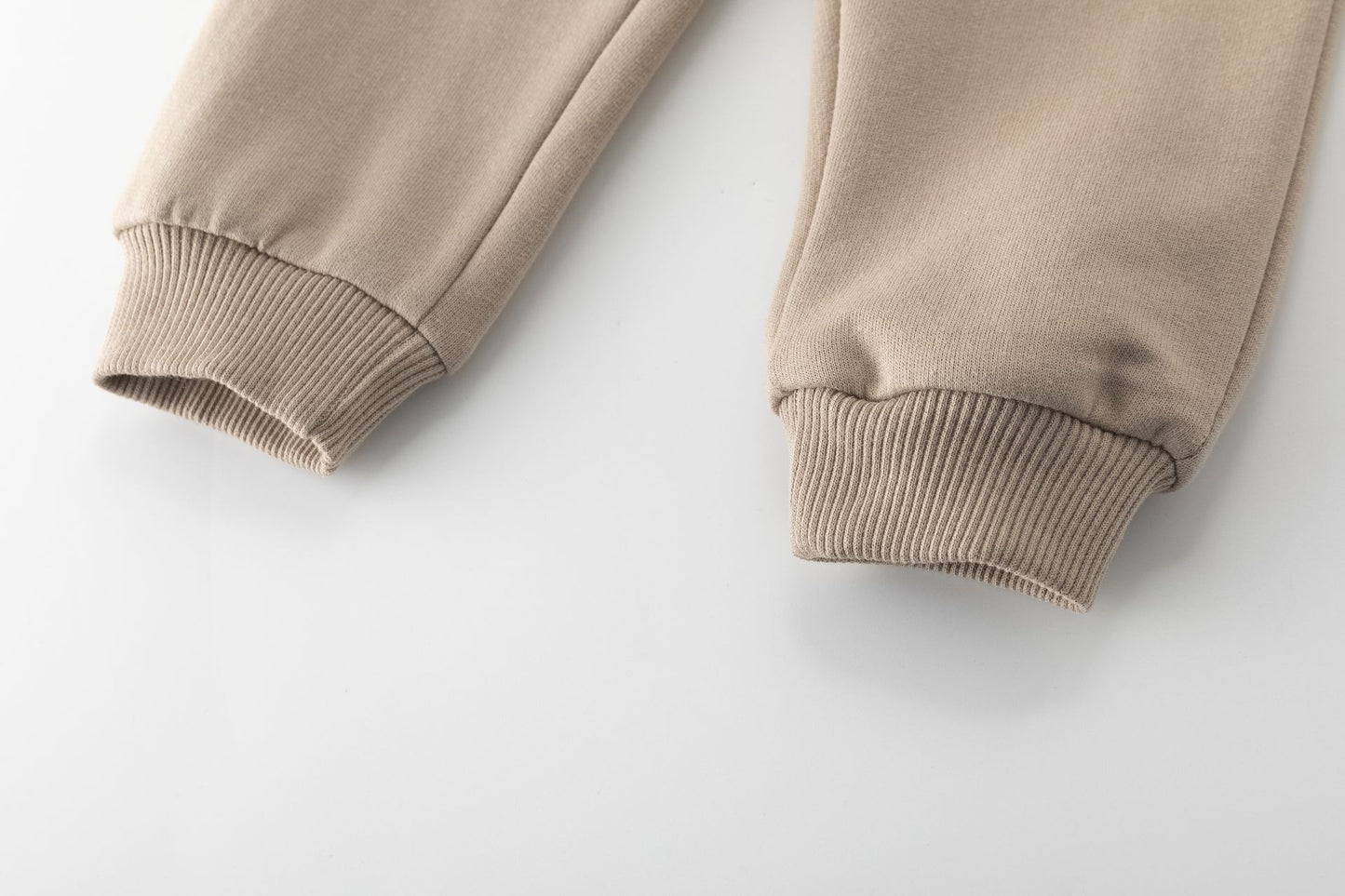 Pantalón Bebé Niño Felpa Perchado Camel con Bolsillo Canguro 🐻 | 6-24M BBI65021