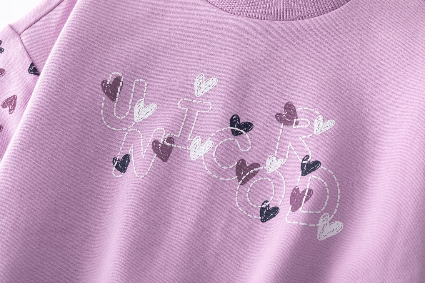 Conjunto niña sudadera y pantalón morado con apliqué de corazones | 2-6 años