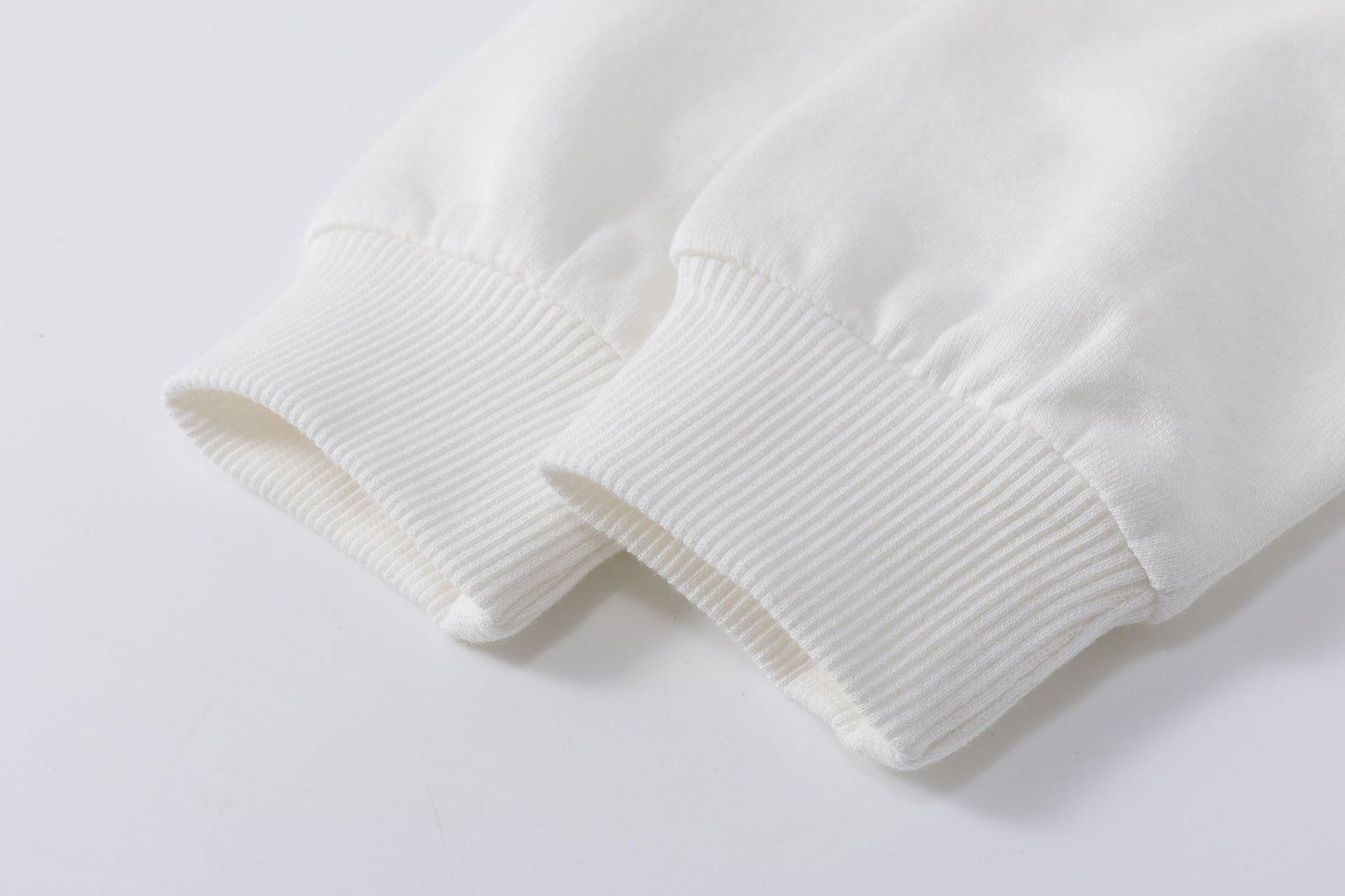 Sudadera niño felpa rizo blanca con gráfico bordado | 2-6 años