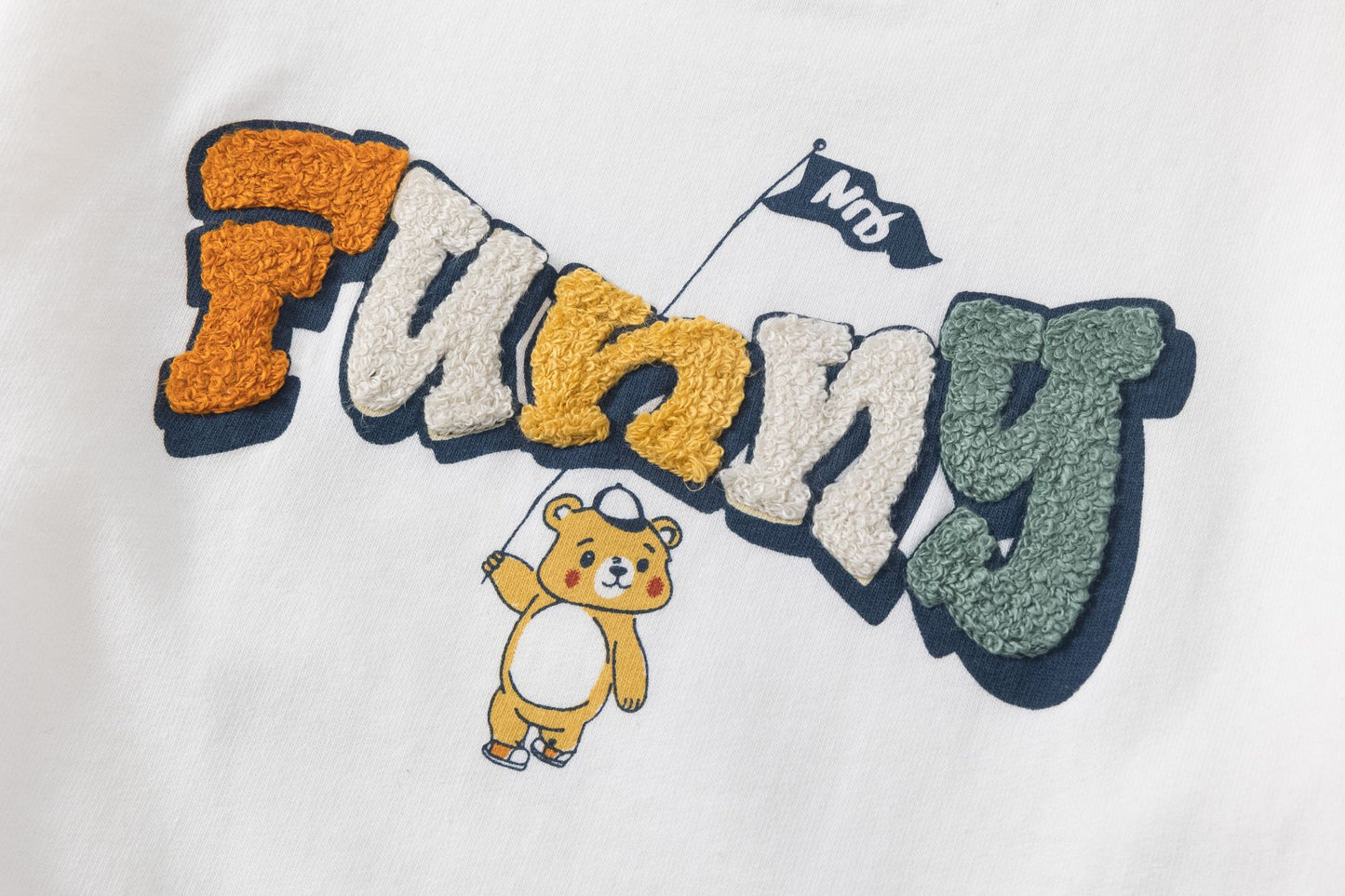 Sudadera niño felpa rizo blanca con gráfico bordado | 2-6 años