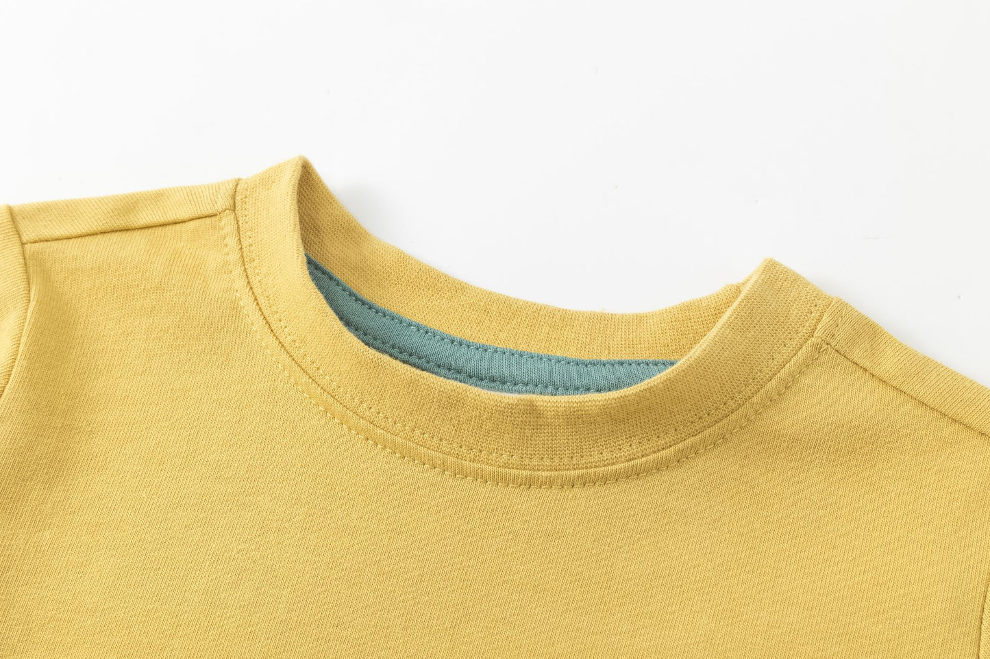 Camiseta niño manga larga mostaza con gráfico de ositos | 2-6 años