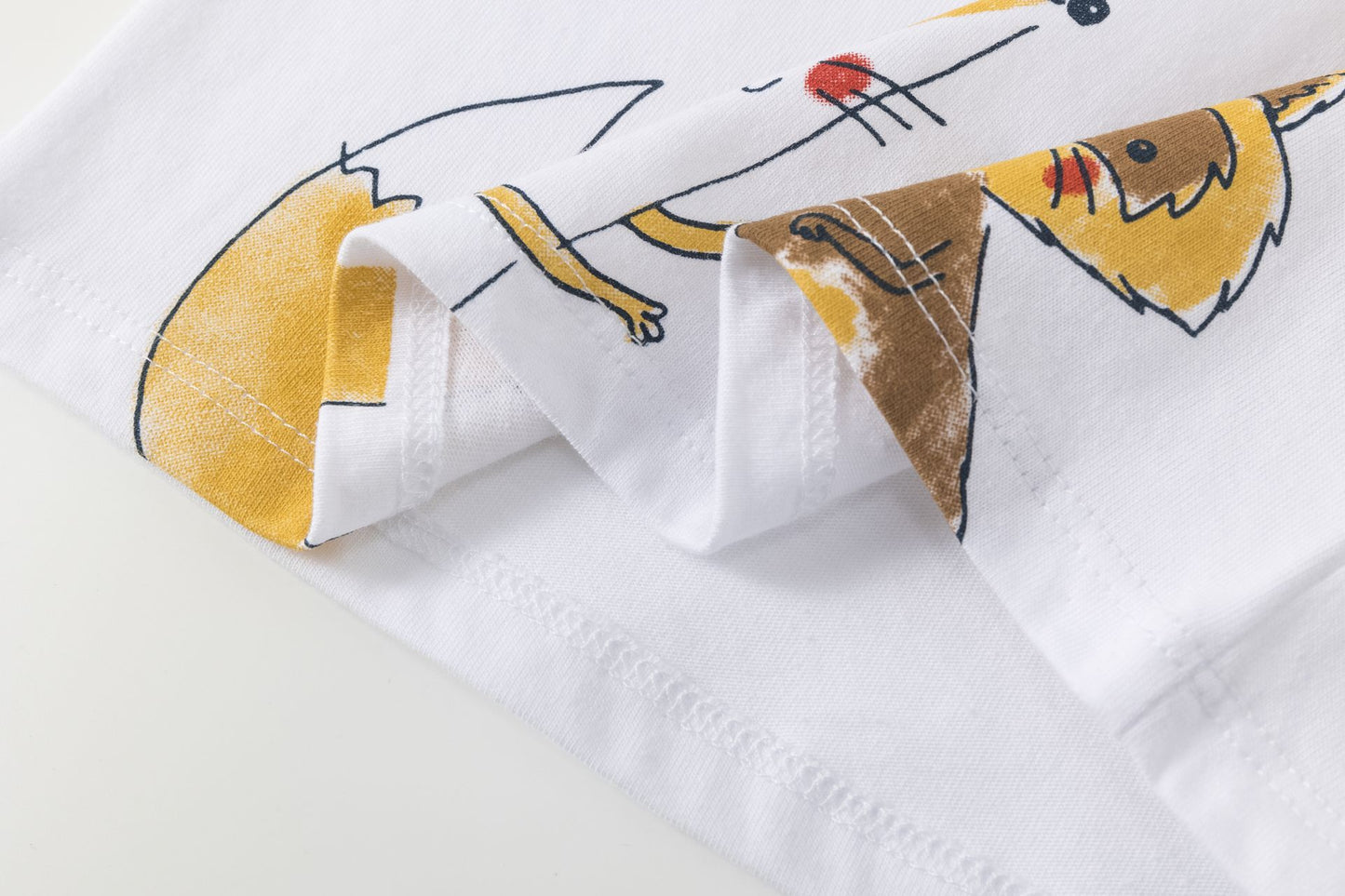 Camiseta niño manga larga blanca con gráfico de animalitos | 2-6 años
