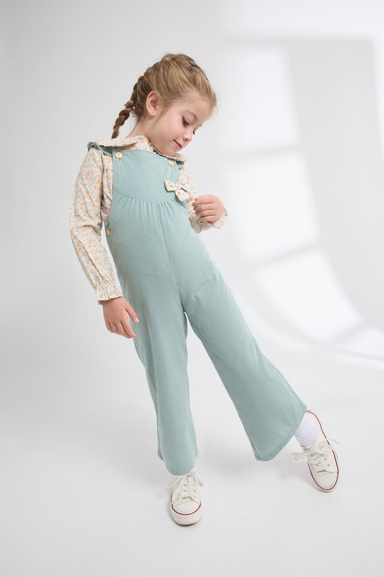 Blusa Manga Larga Niña – Cuello Peter Pan y Botones Delanteros (2-6 años) 🌸