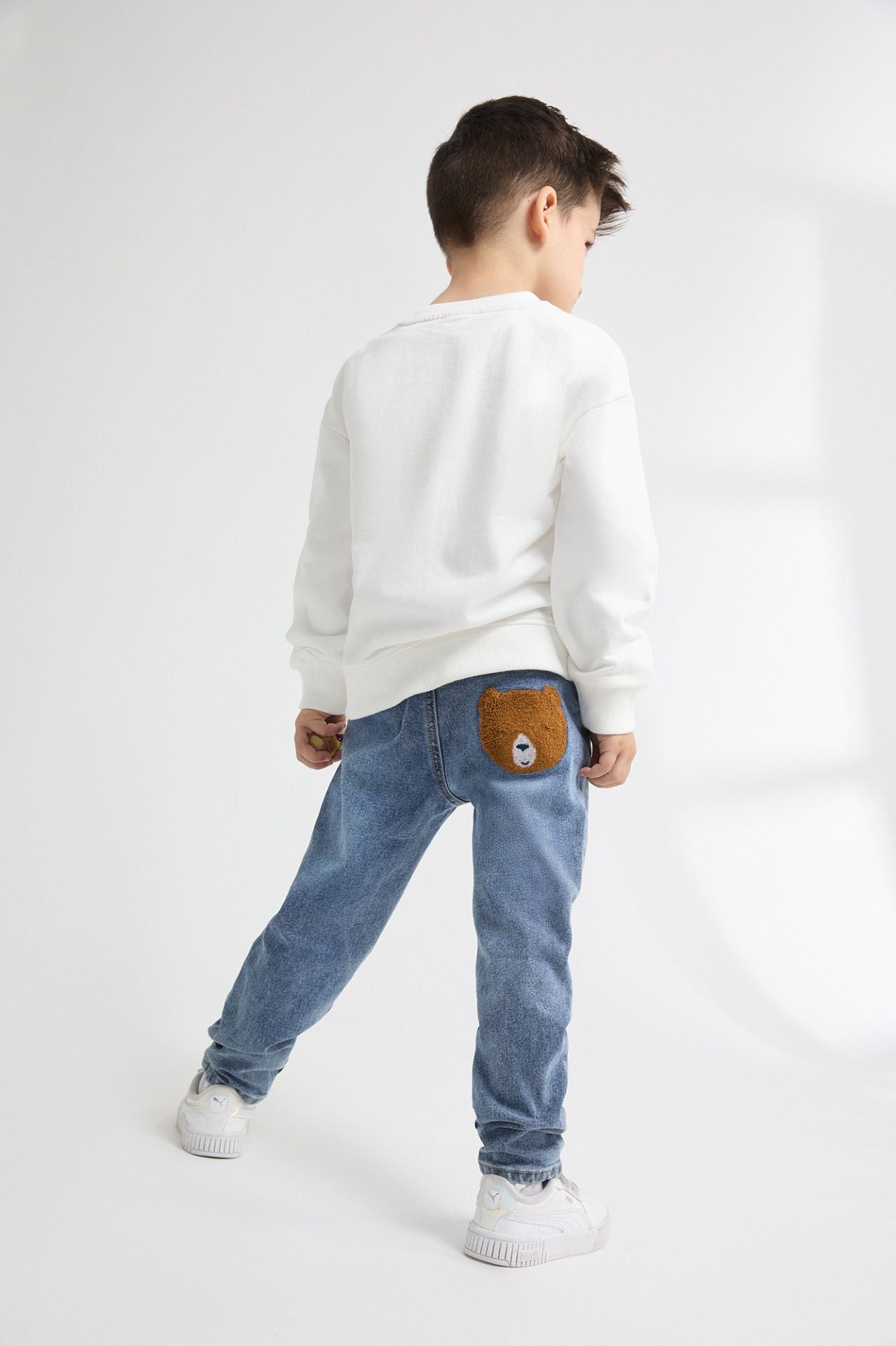 Sudadera niño felpa rizo blanca con gráfico bordado | 2-6 años