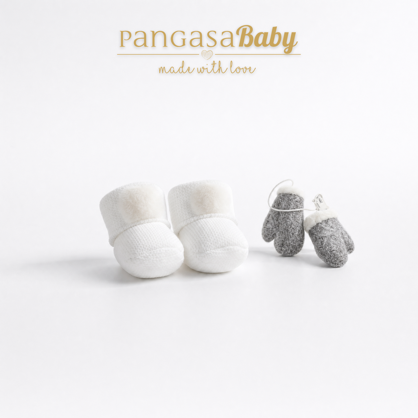 Botita Pompón Bebé marfil  - Pangasa Baby ( 0-4 meses )