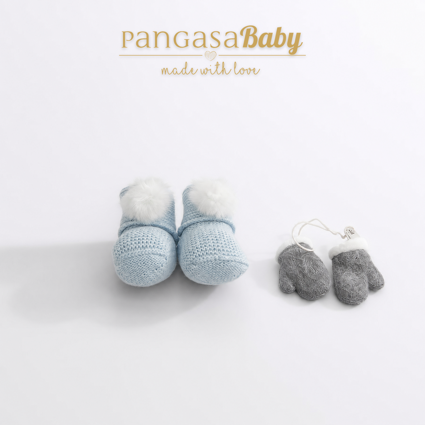 Botita Pompón Bebé Celeste Empolvado - Pangasa Baby