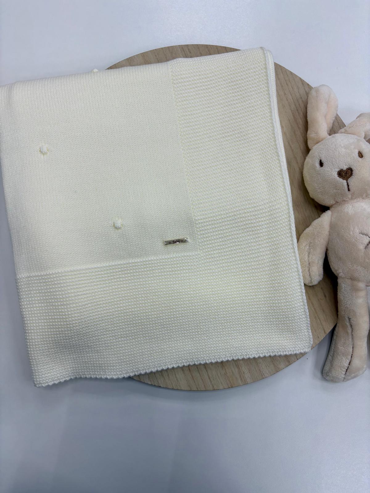 Toquilla Bebé Marfil con Topos – Suave y Delicada