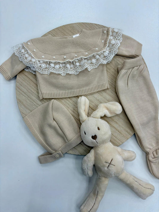 Conjunto primera puesta bebé 3 piezas crudo con puntilla en el jersey – 00 prematuro a 6 meses