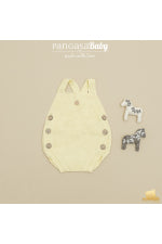 Peto básico de punto bobo para bebé color crema 100% algodón